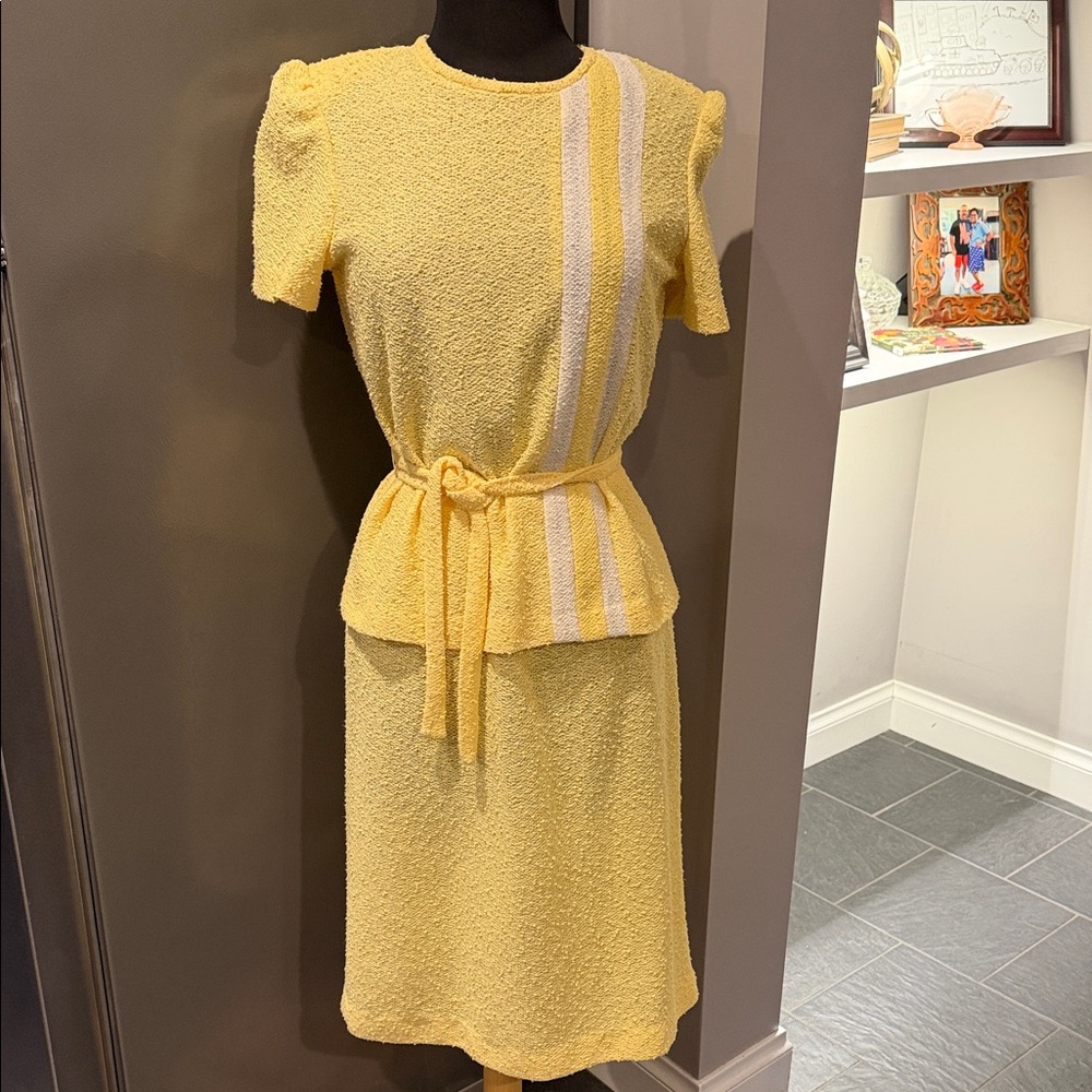 Vintage 2 Piece set with belt.